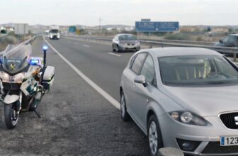 مخالفات DGT في إسبانيا: كيفية الاستعلام عنها ودفعها والطعن فيها